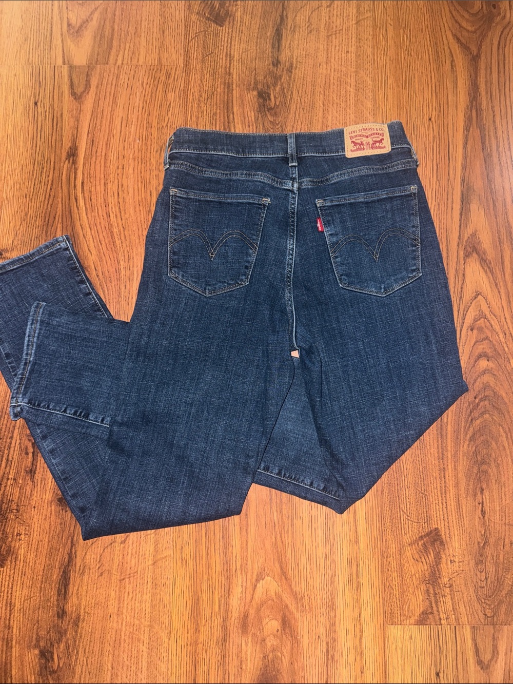 Levi's Women's Indigo Straight-Leg Jeans